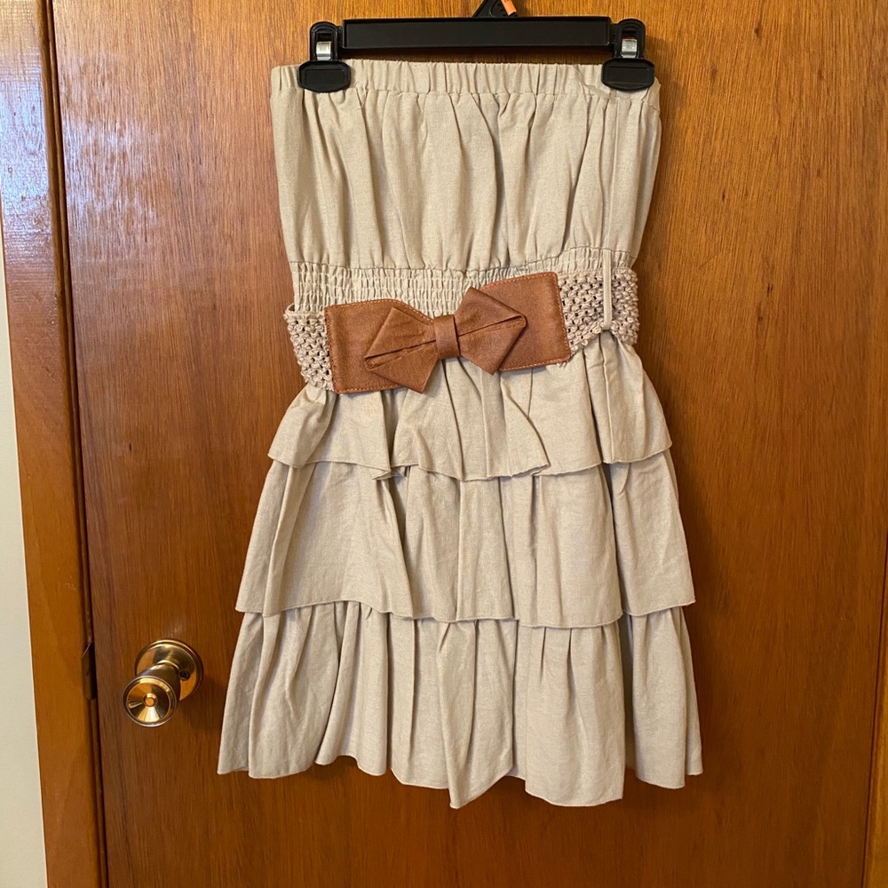 Mini strapless linen dress
